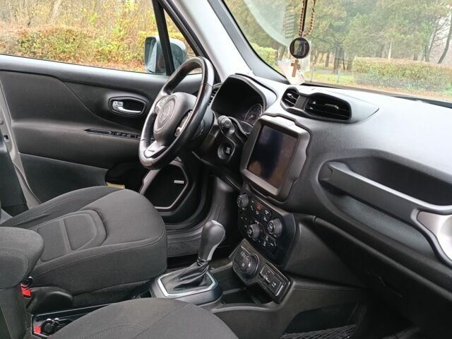 Сірий Джип Інша, об'ємом двигуна 1.3 л та пробігом 49 тис. км за 19490 $, фото 3 на Automoto.ua