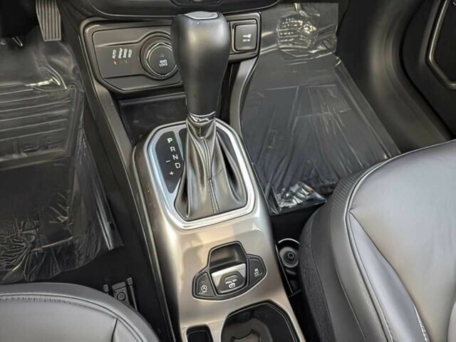 Сірий Джип Інша, об'ємом двигуна 1.3 л та пробігом 21 тис. км за 6000 $, фото 10 на Automoto.ua