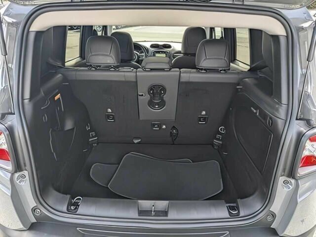 Сірий Джип Інша, об'ємом двигуна 1.3 л та пробігом 21 тис. км за 6000 $, фото 14 на Automoto.ua