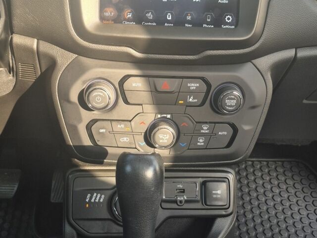 Серый Джип Другая, объемом двигателя 1.3 л и пробегом 53 тыс. км за 18900 $, фото 18 на Automoto.ua