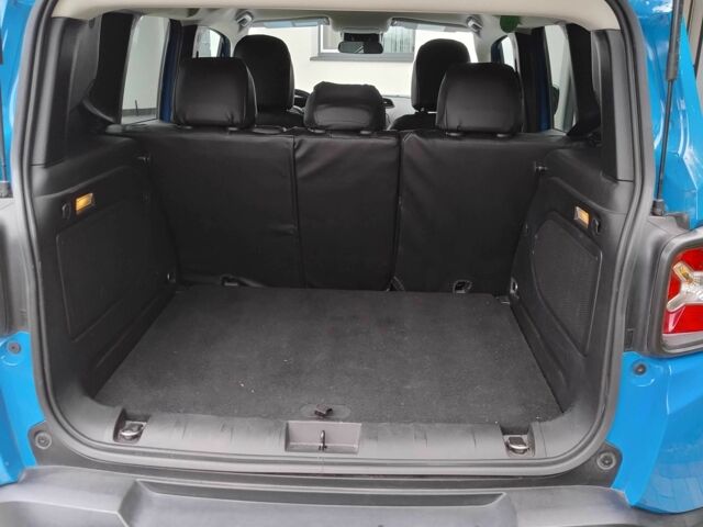 Синий Джип Другая, объемом двигателя 2.4 л и пробегом 223 тыс. км за 12200 $, фото 3 на Automoto.ua