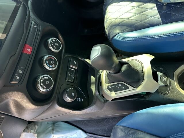 Синий Джип Другая, объемом двигателя 2.4 л и пробегом 41 тыс. км за 4600 $, фото 7 на Automoto.ua