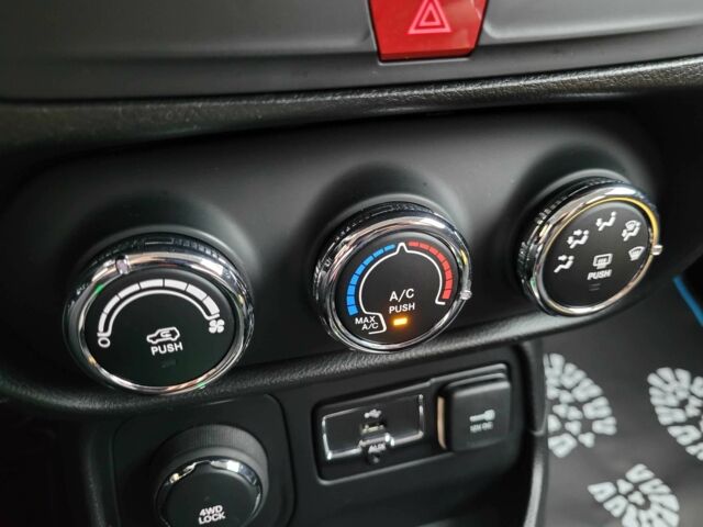 Синій Джип Інша, об'ємом двигуна 2.4 л та пробігом 249 тис. км за 10650 $, фото 14 на Automoto.ua