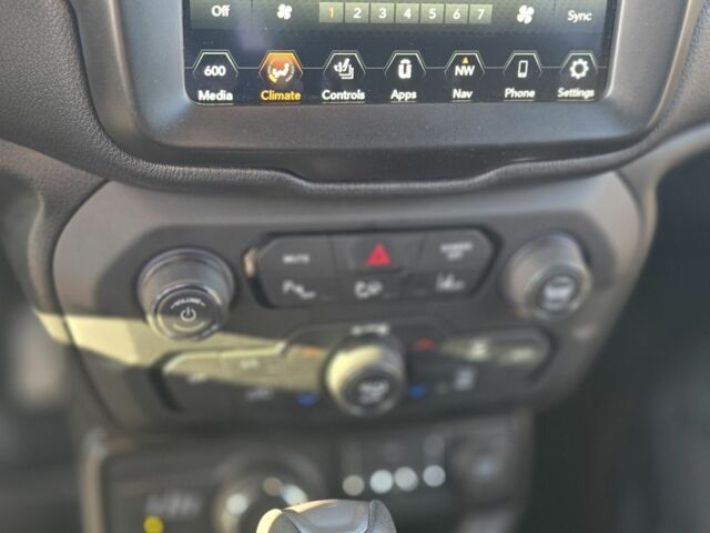 Синій Джип Інша, об'ємом двигуна 1.3 л та пробігом 27 тис. км за 14999 $, фото 6 на Automoto.ua