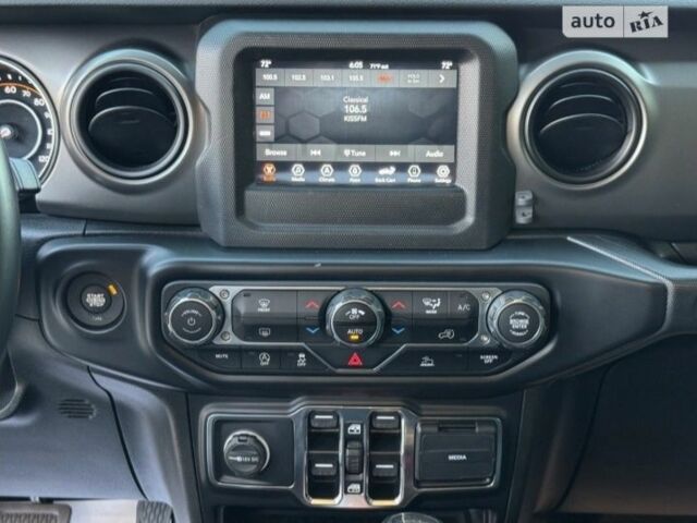 Зелений Джип Інша, об'ємом двигуна 3 л та пробігом 32 тис. км за 67000 $, фото 14 на Automoto.ua