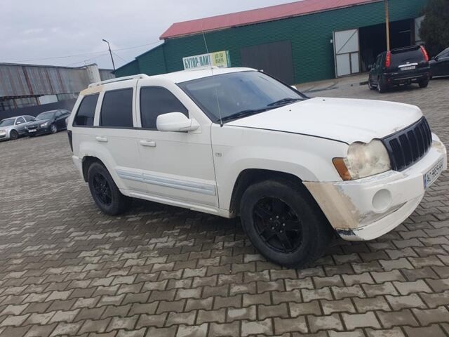 Білий Джип Grand Cherokee, об'ємом двигуна 3.7 л та пробігом 300 тис. км за 6999 $, фото 1 на Automoto.ua