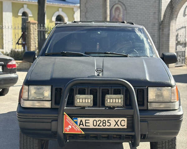 Белый Джип Гранд Чероки, объемом двигателя 3.96 л и пробегом 270 тыс. км за 6800 $, фото 1 на Automoto.ua