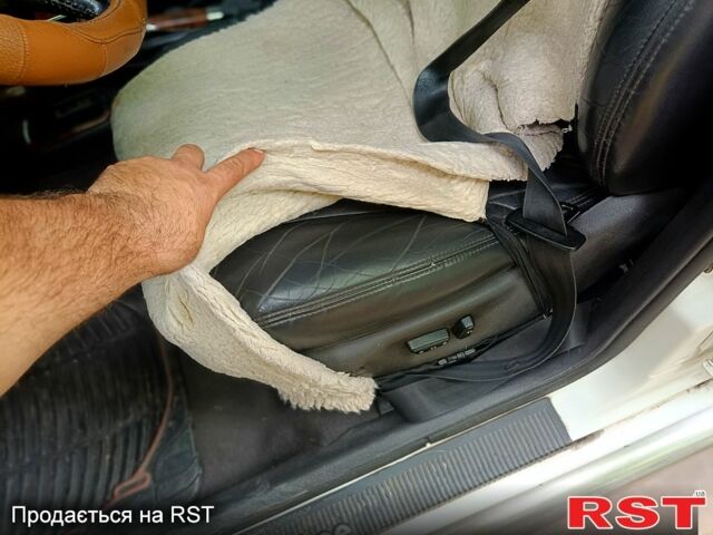 Белый Джип Гранд Чероки, объемом двигателя 4 л и пробегом 0 тыс. км за 5300 $, фото 1 на Automoto.ua