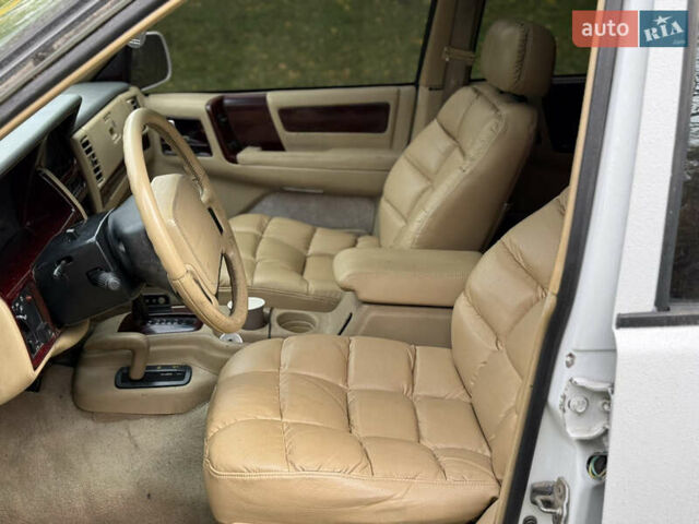 Белый Джип Гранд Чероки, объемом двигателя 5.2 л и пробегом 280 тыс. км за 6500 $, фото 8 на Automoto.ua