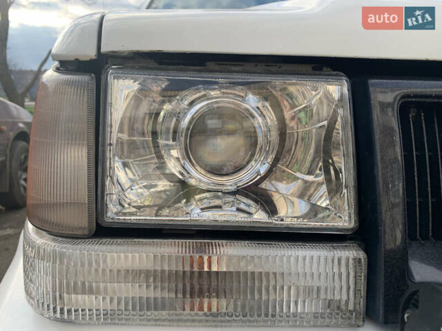 Білий Джип Grand Cherokee, об'ємом двигуна 5.2 л та пробігом 260 тис. км за 6500 $, фото 5 на Automoto.ua