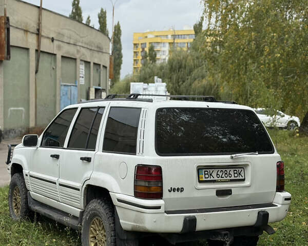 Белый Джип Гранд Чероки, объемом двигателя 5.2 л и пробегом 280 тыс. км за 6500 $, фото 6 на Automoto.ua