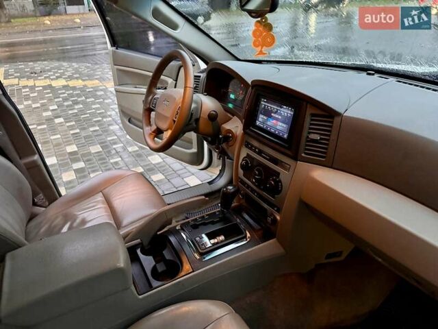 Белый Джип Гранд Чероки, объемом двигателя 4.7 л и пробегом 228 тыс. км за 7400 $, фото 51 на Automoto.ua