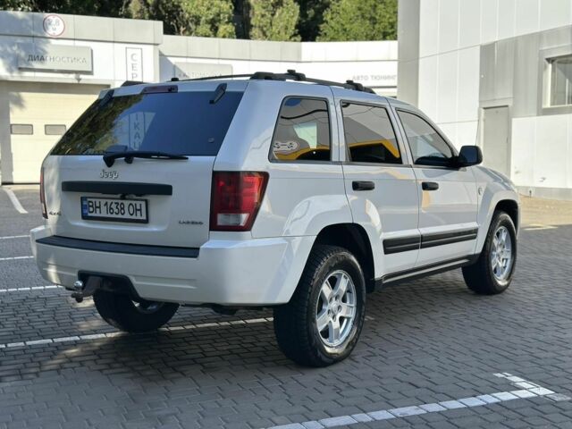 Белый Джип Гранд Чероки, объемом двигателя 4.7 л и пробегом 225 тыс. км за 7800 $, фото 2 на Automoto.ua