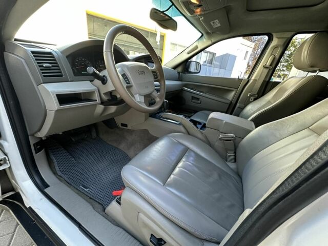 Белый Джип Гранд Чероки, объемом двигателя 4.7 л и пробегом 225 тыс. км за 7800 $, фото 4 на Automoto.ua