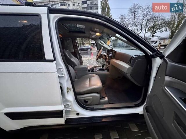 Белый Джип Гранд Чероки, объемом двигателя 4.7 л и пробегом 228 тыс. км за 7400 $, фото 49 на Automoto.ua