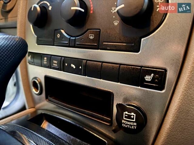 Белый Джип Гранд Чероки, объемом двигателя 4.7 л и пробегом 228 тыс. км за 7400 $, фото 54 на Automoto.ua