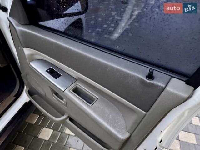 Белый Джип Гранд Чероки, объемом двигателя 4.7 л и пробегом 228 тыс. км за 7400 $, фото 45 на Automoto.ua