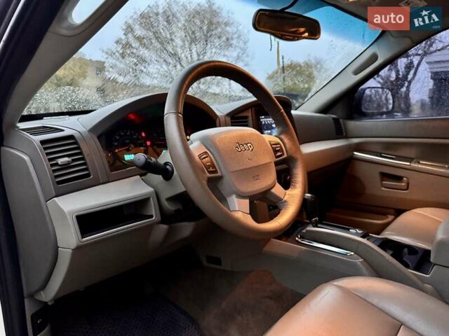 Белый Джип Гранд Чероки, объемом двигателя 4.7 л и пробегом 228 тыс. км за 7400 $, фото 38 на Automoto.ua