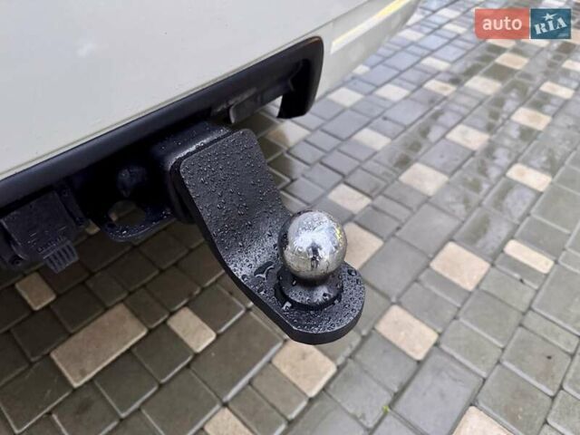 Белый Джип Гранд Чероки, объемом двигателя 4.7 л и пробегом 228 тыс. км за 7400 $, фото 26 на Automoto.ua