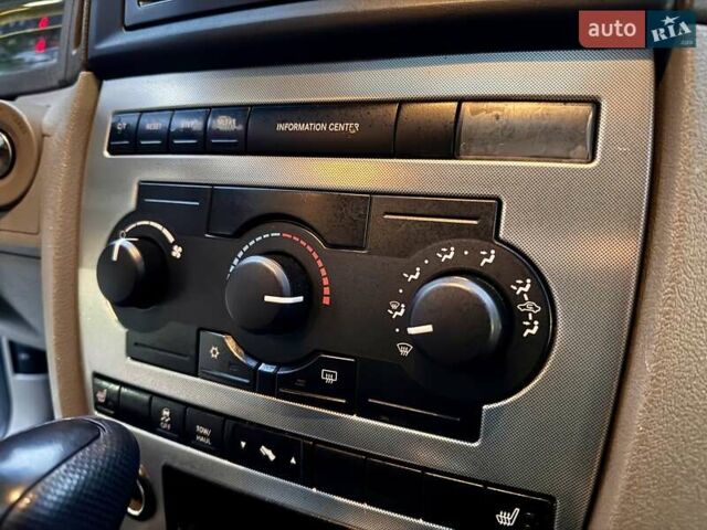 Белый Джип Гранд Чероки, объемом двигателя 4.7 л и пробегом 228 тыс. км за 7400 $, фото 55 на Automoto.ua