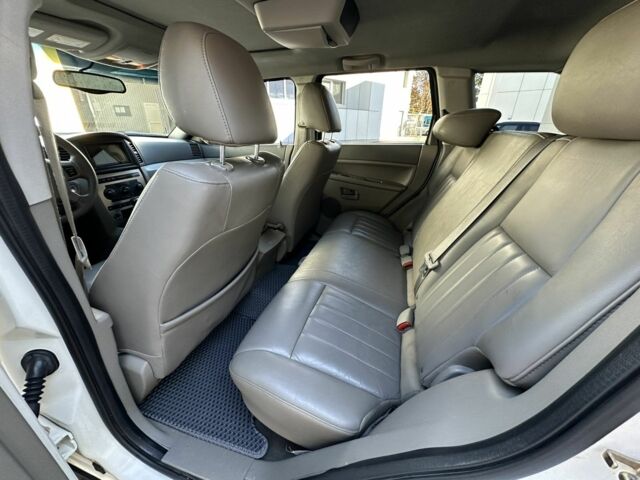 Белый Джип Гранд Чероки, объемом двигателя 4.7 л и пробегом 225 тыс. км за 7800 $, фото 3 на Automoto.ua