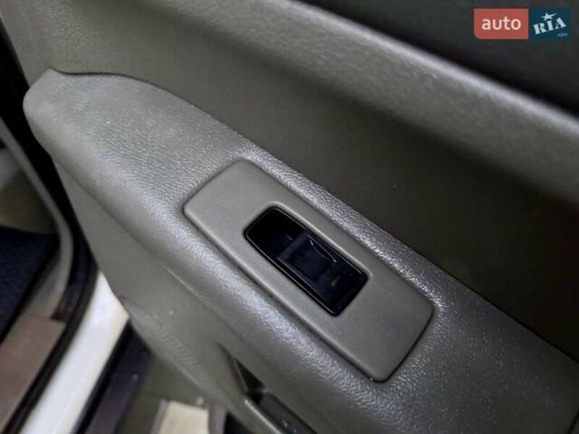 Белый Джип Гранд Чероки, объемом двигателя 4.7 л и пробегом 228 тыс. км за 7400 $, фото 70 на Automoto.ua