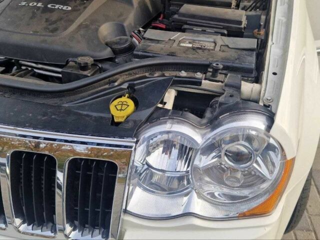 Джип Grand Cherokee 2008 у Дніпро (Дніпропетровську) на Automoto.ua Білий Джип Grand Cherokee, об'ємом двигуна 3 л та пробігом 230 тис. км за 9641 $, фото 11 на Automoto.ua