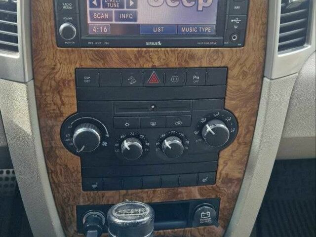 Джип Grand Cherokee 2008 у Дніпро (Дніпропетровську) на Automoto.ua Білий Джип Grand Cherokee, об'ємом двигуна 3 л та пробігом 230 тис. км за 9641 $, фото 9 на Automoto.ua