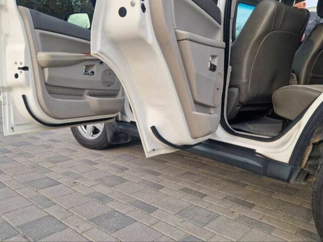 Джип Grand Cherokee 2008 у Дніпро (Дніпропетровську) на Automoto.ua Білий Джип Grand Cherokee, об'ємом двигуна 3 л та пробігом 230 тис. км за 9641 $, фото 14 на Automoto.ua