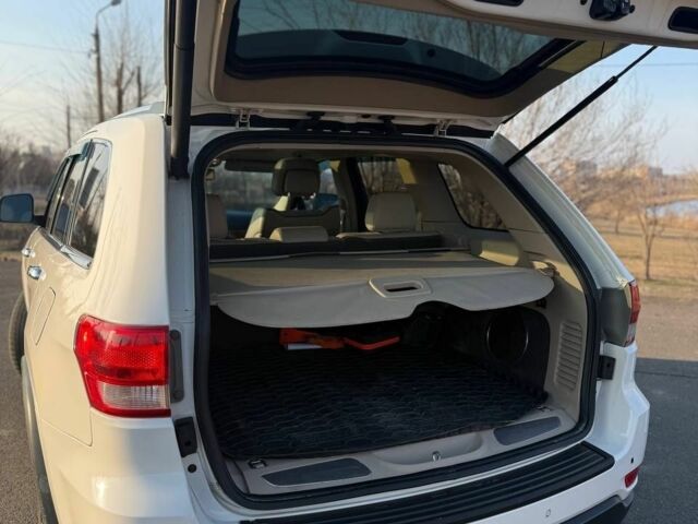 Белый Джип Гранд Чероки, объемом двигателя 3.6 л и пробегом 263 тыс. км за 14499 $, фото 7 на Automoto.ua