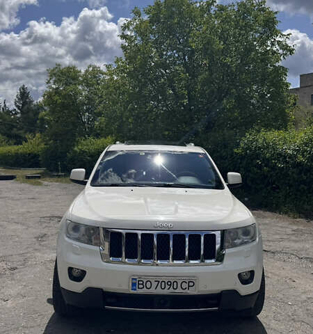 Белый Джип Гранд Чероки, объемом двигателя 2.99 л и пробегом 315 тыс. км за 17500 $, фото 1 на Automoto.ua