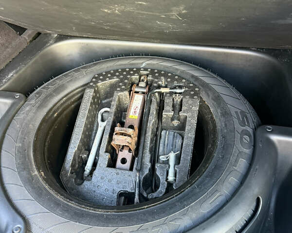 Білий Джип Grand Cherokee, об'ємом двигуна 2.99 л та пробігом 250 тис. км за 12999 $, фото 6 на Automoto.ua