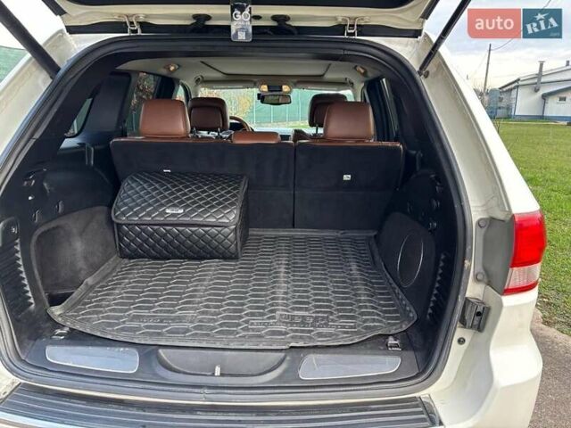 Белый Джип Гранд Чероки, объемом двигателя 2.99 л и пробегом 354 тыс. км за 15000 $, фото 4 на Automoto.ua