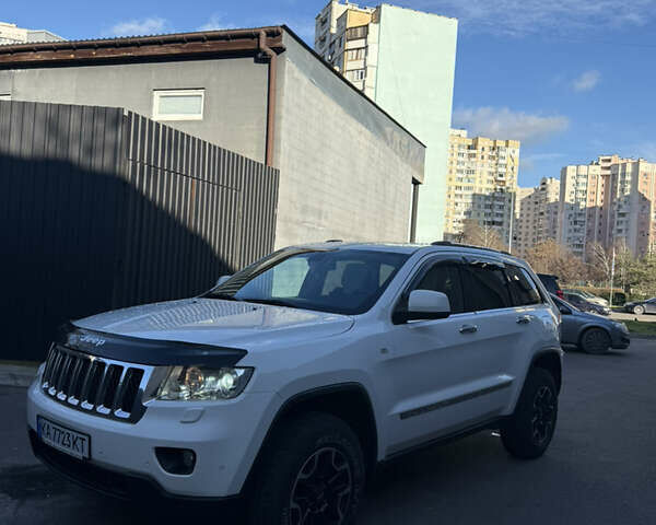 Білий Джип Grand Cherokee, об'ємом двигуна 2.99 л та пробігом 250 тис. км за 12999 $, фото 8 на Automoto.ua