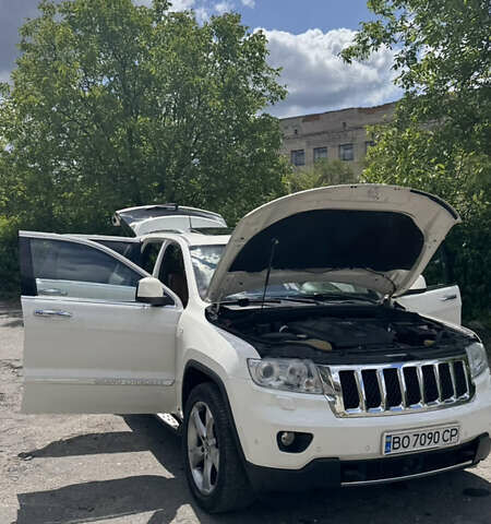 Белый Джип Гранд Чероки, объемом двигателя 2.99 л и пробегом 315 тыс. км за 17500 $, фото 7 на Automoto.ua