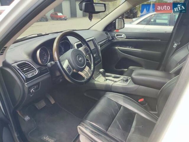 Білий Джип Grand Cherokee, об'ємом двигуна 3 л та пробігом 285 тис. км за 13350 $, фото 13 на Automoto.ua
