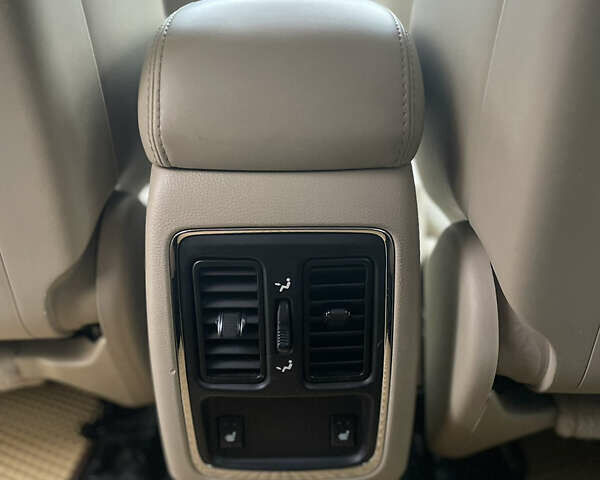 Білий Джип Grand Cherokee, об'ємом двигуна 2.99 л та пробігом 189 тис. км за 18000 $, фото 20 на Automoto.ua