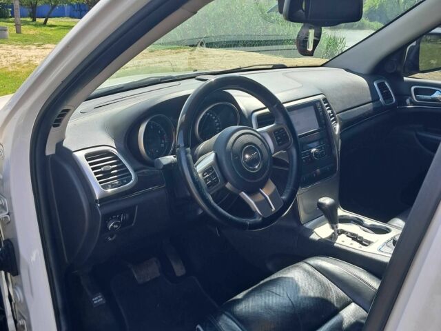 Белый Джип Гранд Чероки, объемом двигателя 3 л и пробегом 165 тыс. км за 15500 $, фото 5 на Automoto.ua