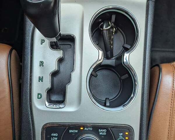 Белый Джип Гранд Чероки, объемом двигателя 2.99 л и пробегом 250 тыс. км за 18800 $, фото 16 на Automoto.ua