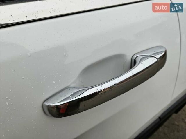 Білий Джип Grand Cherokee, об'ємом двигуна 2.99 л та пробігом 239 тис. км за 17500 $, фото 15 на Automoto.ua