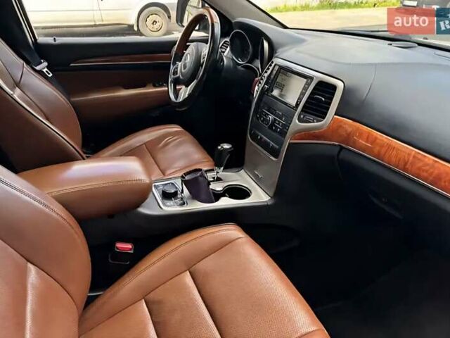 Белый Джип Гранд Чероки, объемом двигателя 2.99 л и пробегом 250 тыс. км за 18800 $, фото 5 на Automoto.ua