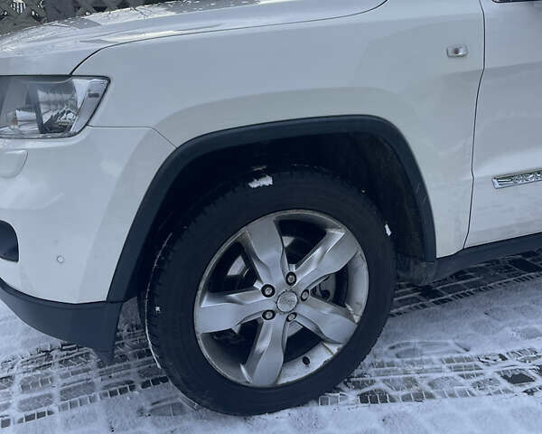 Білий Джип Grand Cherokee, об'ємом двигуна 2.99 л та пробігом 189 тис. км за 18000 $, фото 10 на Automoto.ua