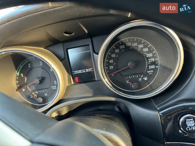 Джип Гранд Чероки 2012 в Волочиске на Automoto.ua Белый Джип Гранд Чероки, объемом двигателя 2.99 л и пробегом 203 тыс. км за 17000 $, фото 5 на Automoto.ua