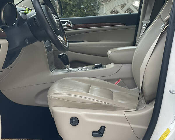 Білий Джип Grand Cherokee, об'ємом двигуна 2.99 л та пробігом 189 тис. км за 18000 $, фото 25 на Automoto.ua