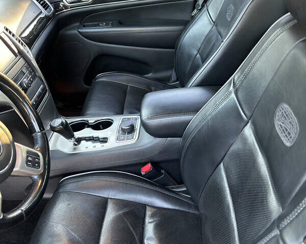 Джип Гранд Чероки 2012 в Волочиске на Automoto.ua Белый Джип Гранд Чероки, объемом двигателя 2.99 л и пробегом 203 тыс. км за 17000 $, фото 4 на Automoto.ua