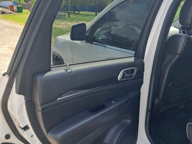 Белый Джип Гранд Чероки, объемом двигателя 3 л и пробегом 165 тыс. км за 15500 $, фото 8 на Automoto.ua