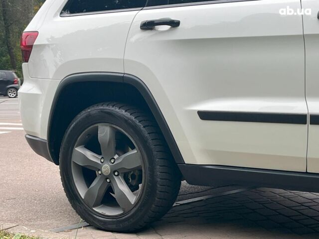 Білий Джип Grand Cherokee, об'ємом двигуна 3 л та пробігом 176 тис. км за 14990 $, фото 11 на Automoto.ua