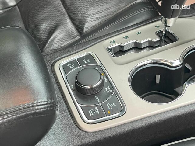 Білий Джип Grand Cherokee, об'ємом двигуна 3 л та пробігом 176 тис. км за 14990 $, фото 37 на Automoto.ua