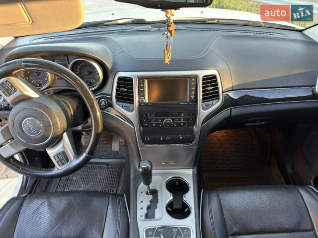 Джип Гранд Чероки 2012 в Волочиске на Automoto.ua Белый Джип Гранд Чероки, объемом двигателя 2.99 л и пробегом 203 тыс. км за 17000 $, фото 6 на Automoto.ua