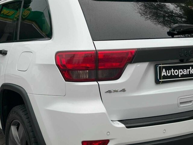Білий Джип Grand Cherokee, об'ємом двигуна 3 л та пробігом 176 тис. км за 14990 $, фото 9 на Automoto.ua